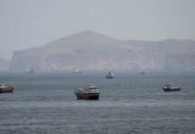 Trump Orders Navy to Shoot Down Mine-Laying Boats in Strait of Hormuz